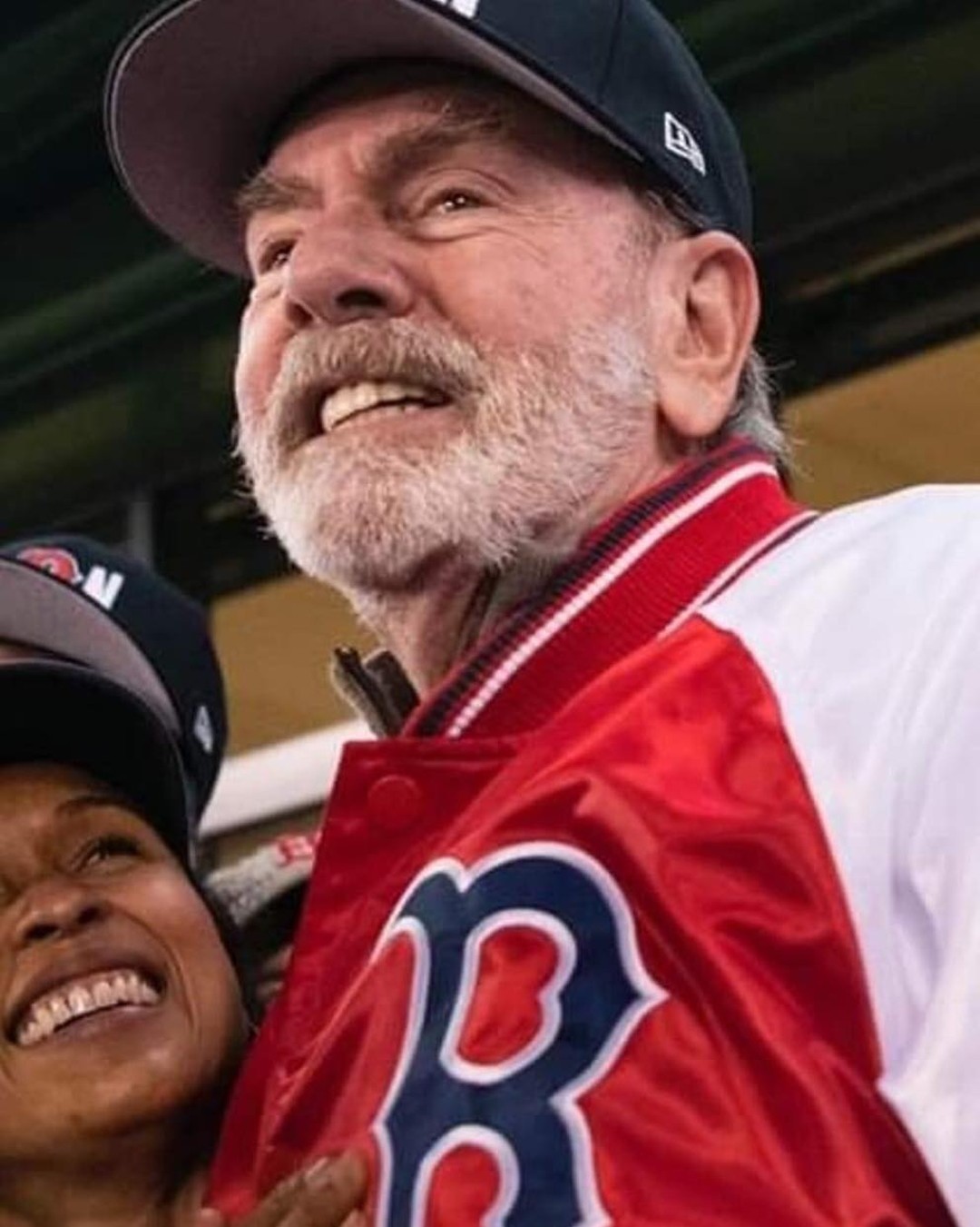 The legend and our musical hero, Mr. Neil Diamond looking so well at a Boston Red Sox game this week. ❤️💎 

God bless this man 🙏🏼🙏🏿